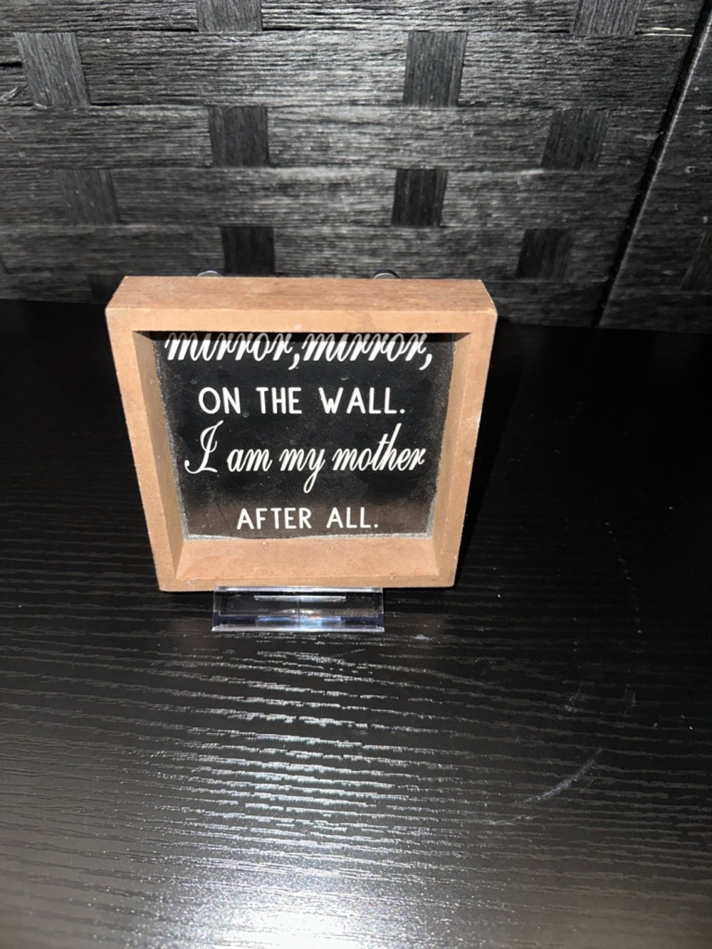 Acrylic stand - Picture 2 of 5